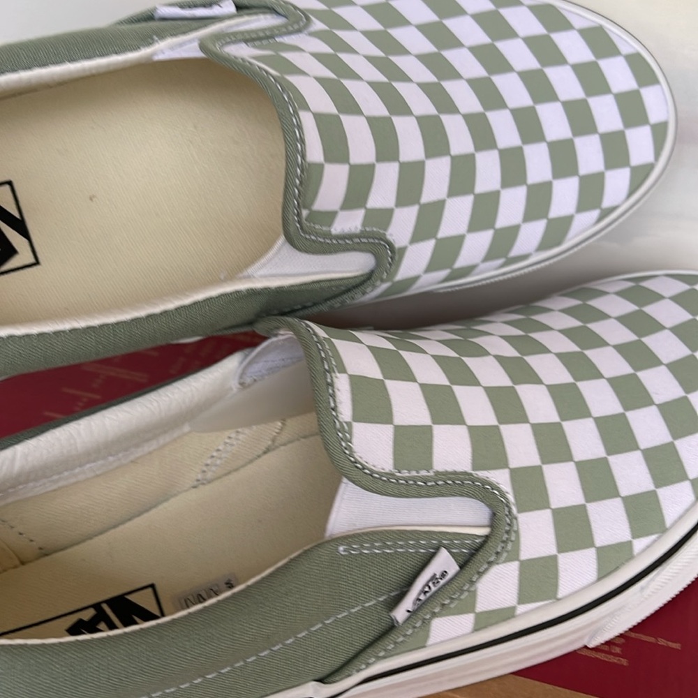 Vans WMNS Classic Slip-On
Color Theory Checkerboard
VN0DDBVZCJL
Sneakers - Picture 15 of 16